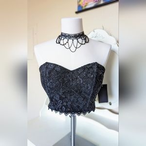 🐰City Triangles Strapless Crop Top